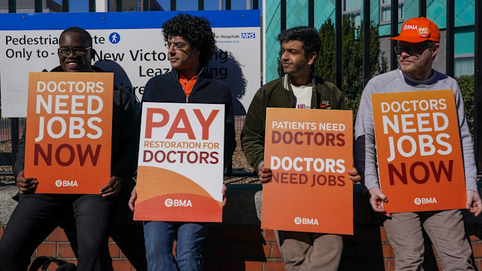 UK health officials discuss banning doctors from going on strike