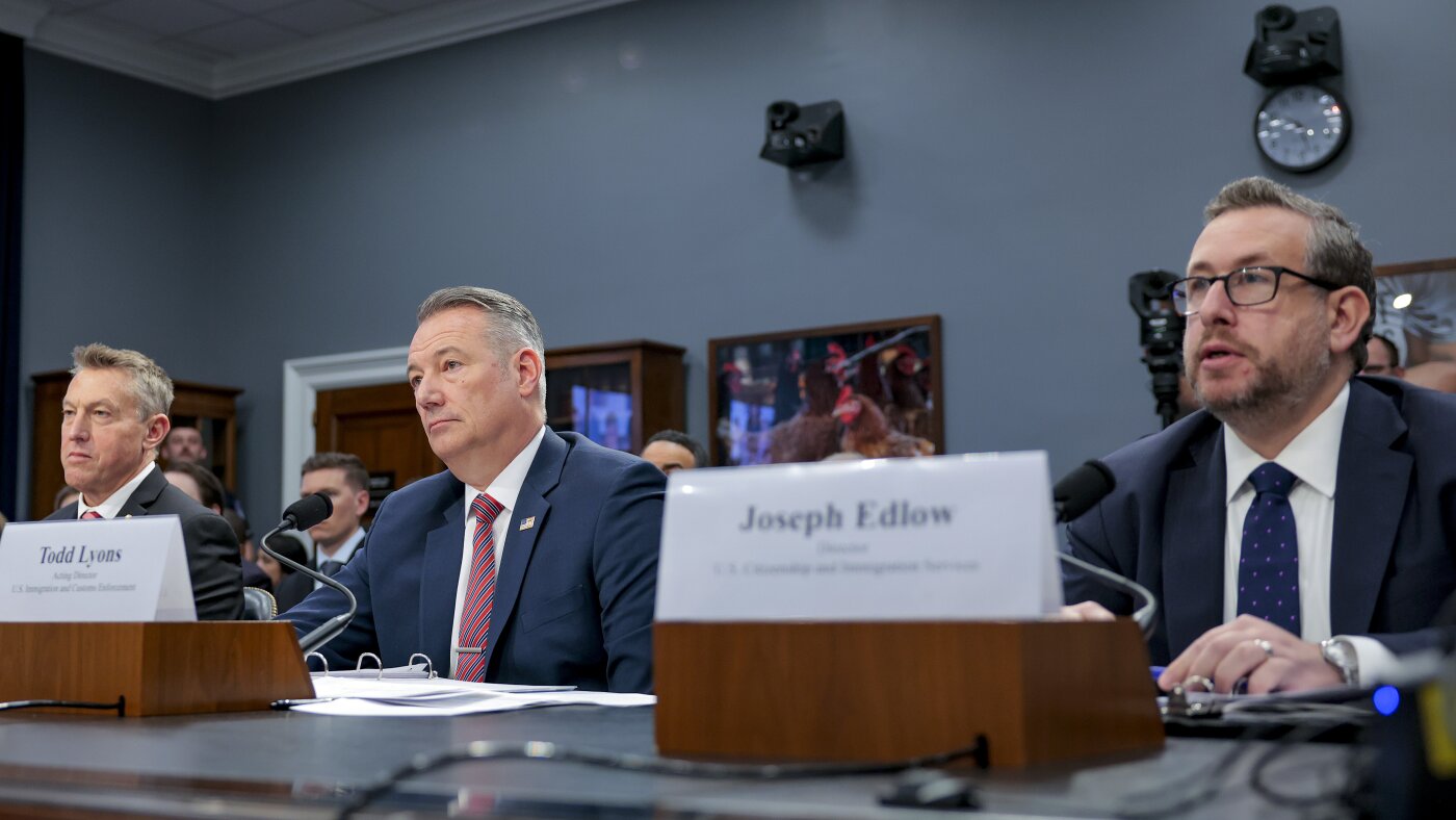 Top immigration officials answer amid longest-ever shutdown : NPR